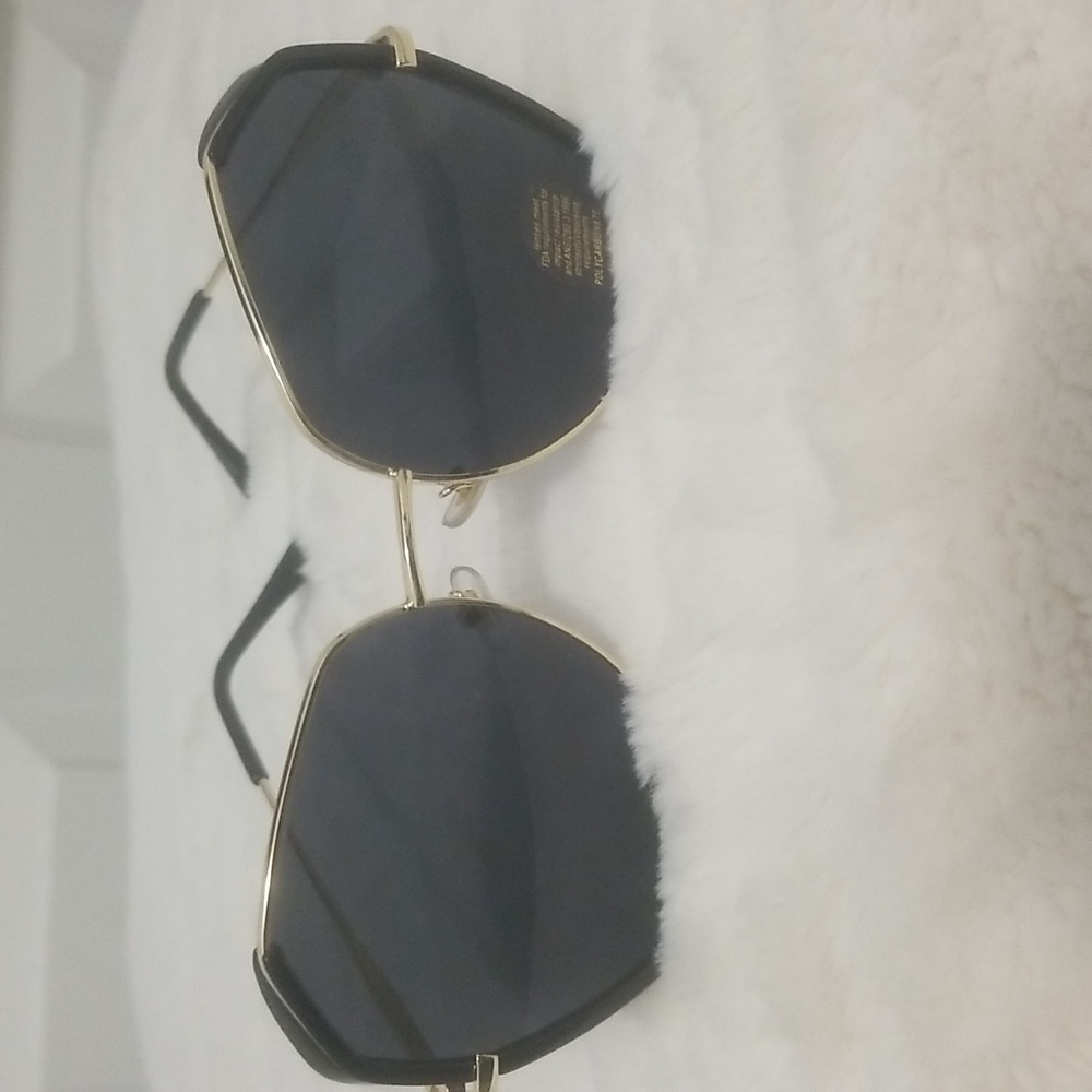 Oversize Frame Fashion Sunglasses NWOT